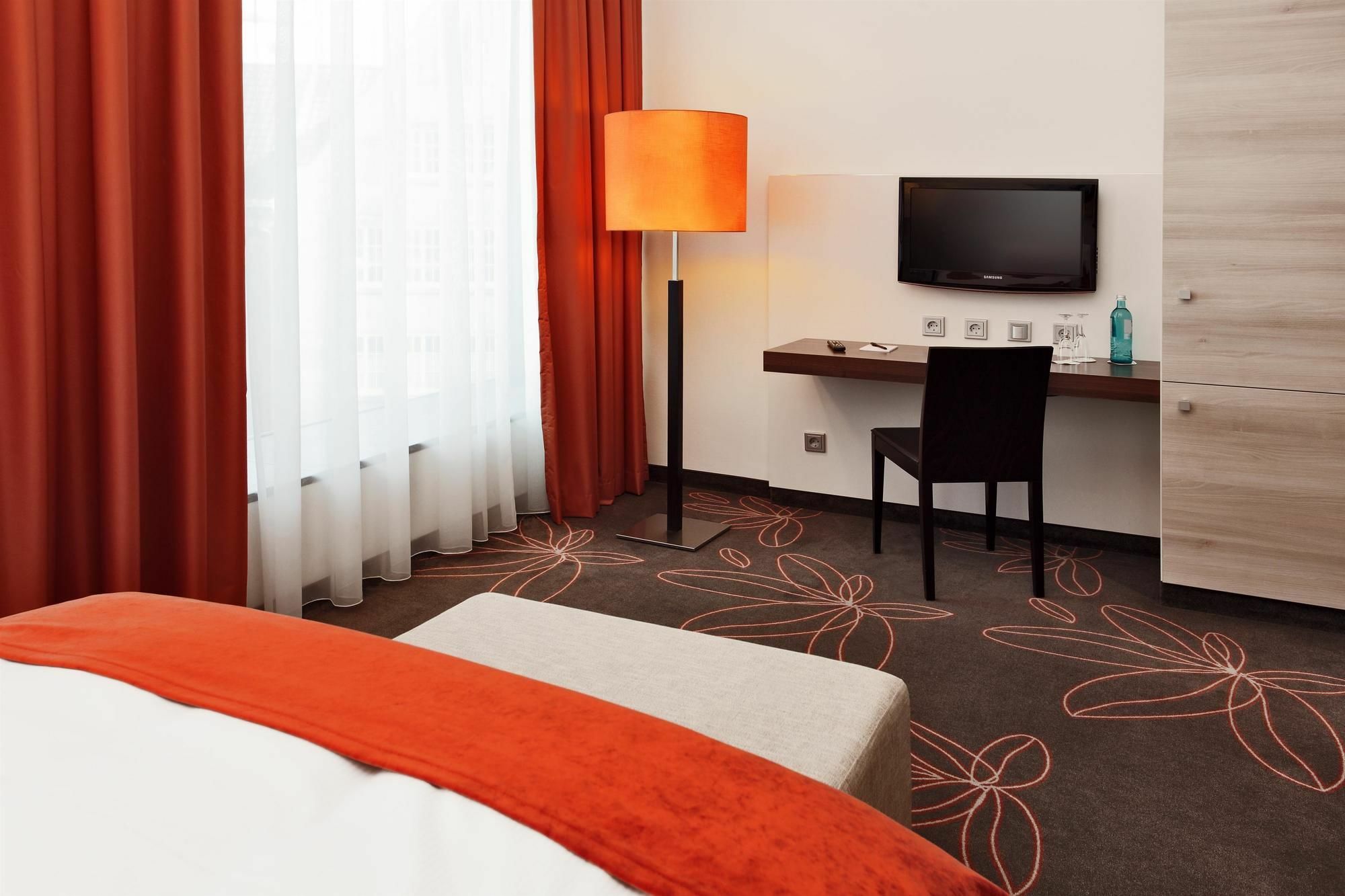 Hotel H4
